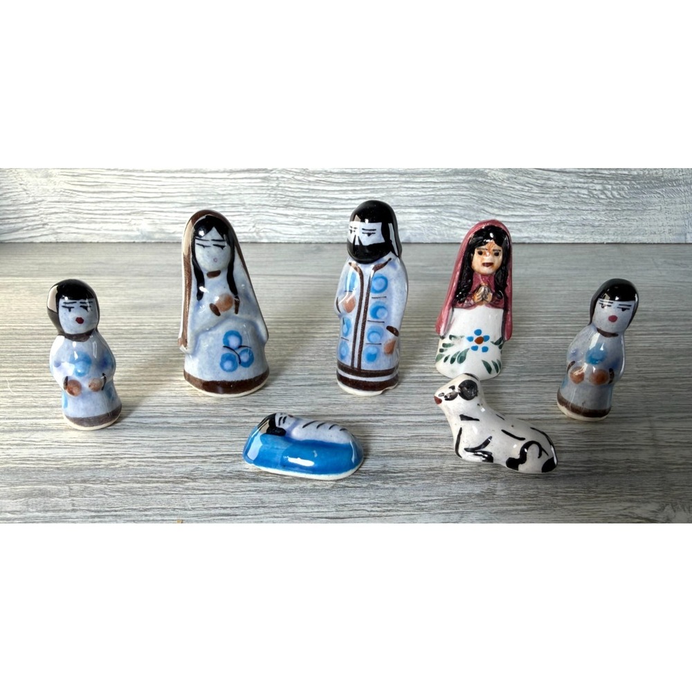 7 Piece Vintage Ceramic Mexican Folk Art Nativity Set Tonala Style Blue Flower